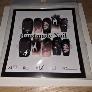 Elegant Black and Pink Handmade Nail Set
